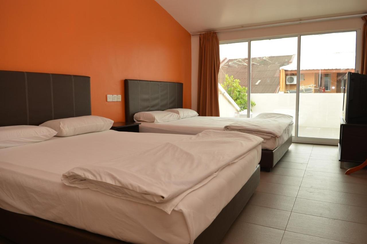 Gf Wonderful Hotel Pontian Kecil Exterior photo